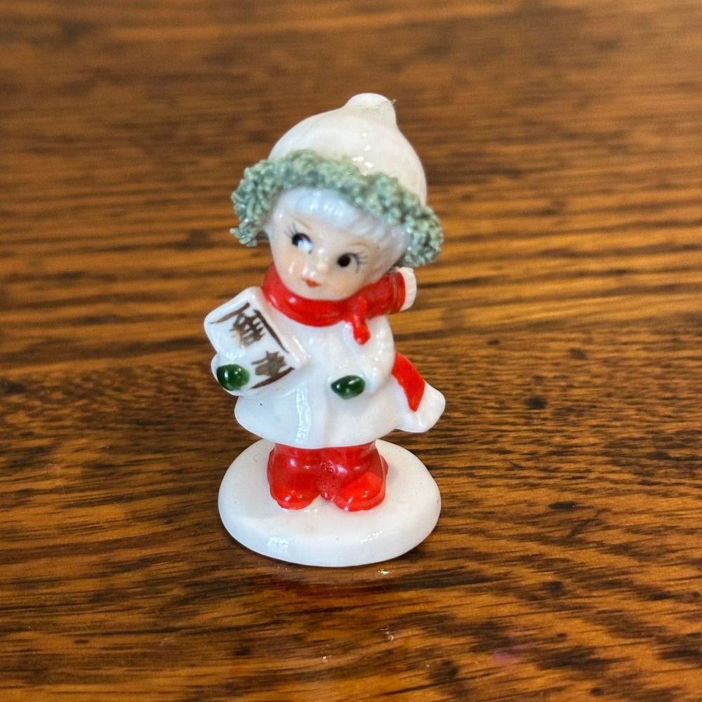 Vintage Napco Ceramic Winter Girl Caroler Figurine S127B Spaghetti Trim Japan